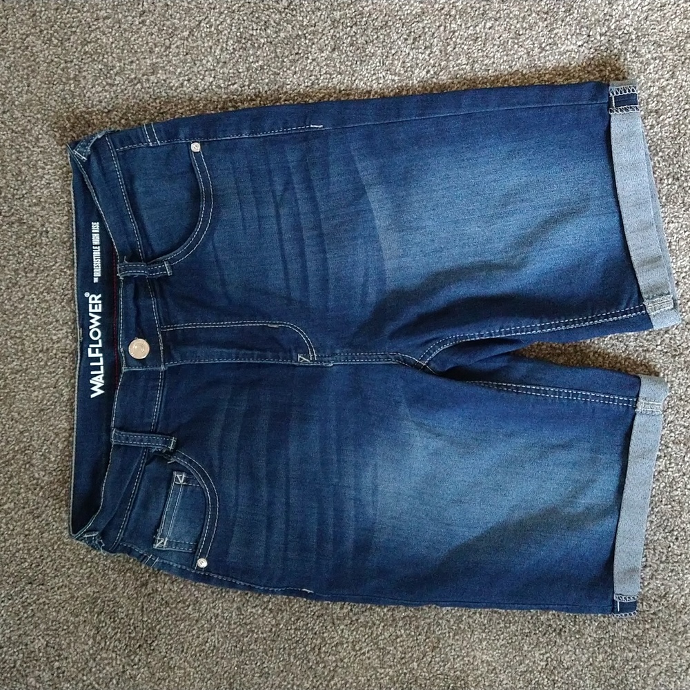 Wallflower High-Rise shorts